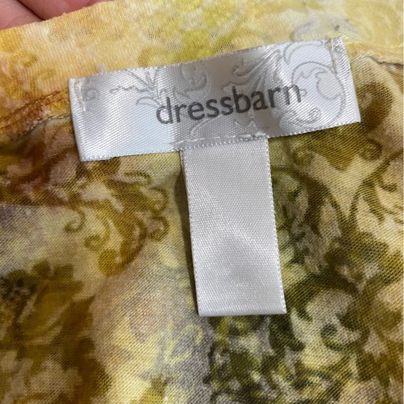 Dress Barn Women’s Fitted Y2K V-Neck Paper Thin Tee - Picture 5 of 7